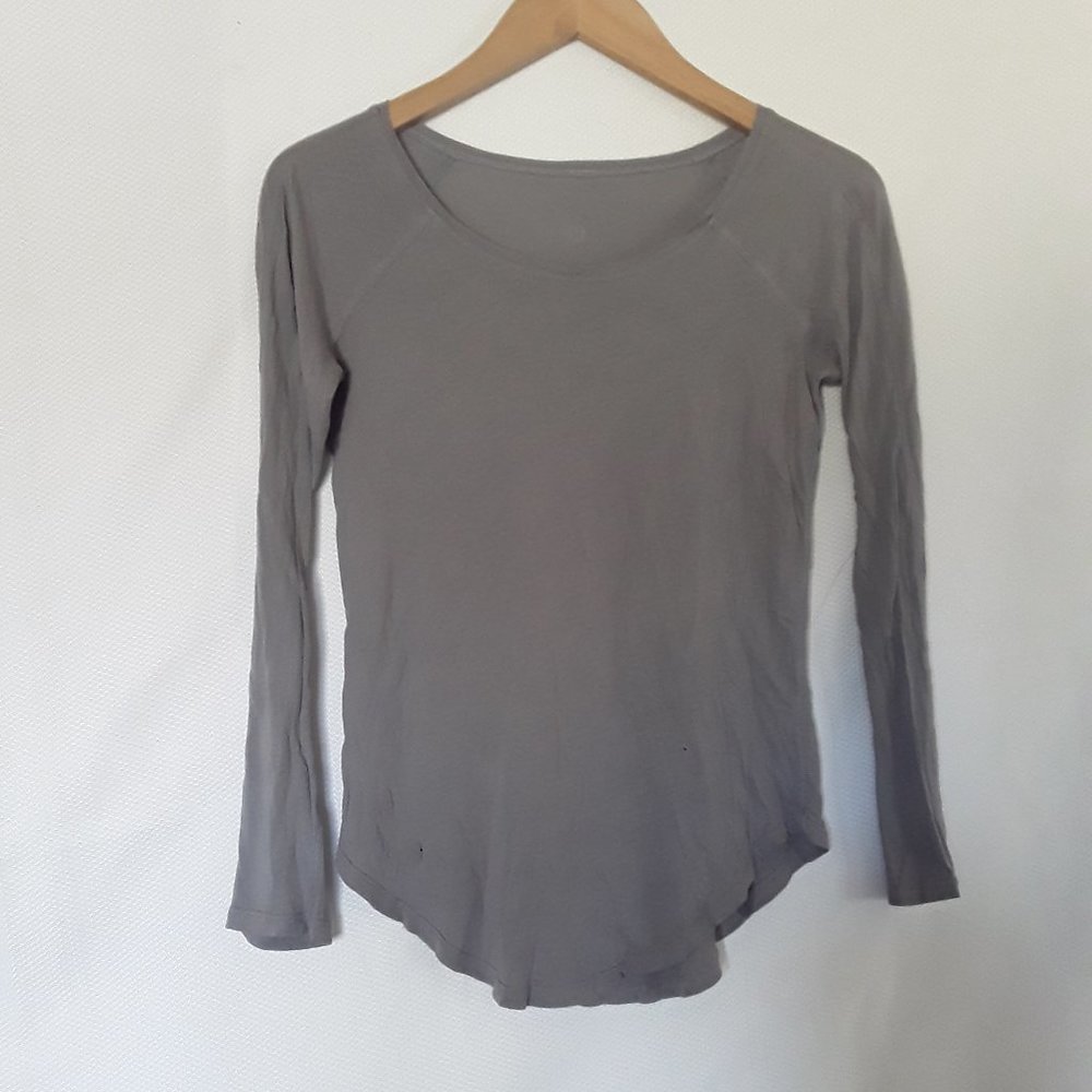 Lululemon Yogi Long Sleeve Shirt Size 6